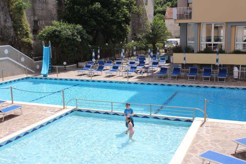 Casa Vacanza San Pietro Майори Экстерьер фото