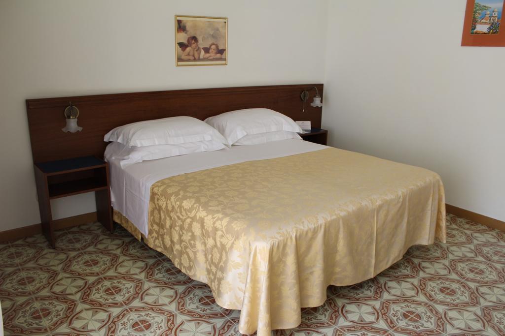 Casa Vacanza San Pietro Майори Экстерьер фото